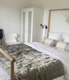 Augny Apartment | Suite moderne 2 personnes avec parking gratuit accès jardin