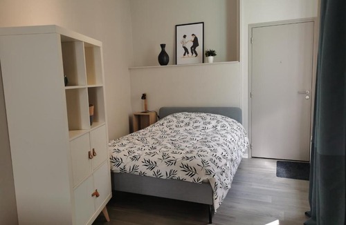 Barbatre Apartment | Suite Orphelins 2 (rdc)