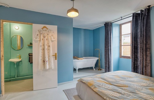 Orges Bed & Breakfast | Suite Privée, Bain, Kitchenette, en Champagne.