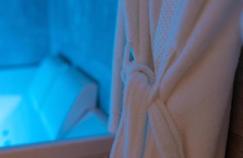 Raon-l'Etape Apartment | Suite Romantique avec Sauna Privatif, Balnéo et Pièce Secrète- Raon-l'étape -Vosges
