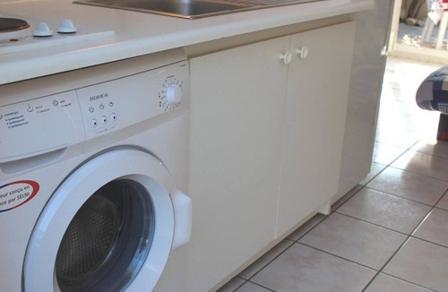 Gruissan House | Sunny 3-Room House with Pool, Terrace & Parking - Sleeps 6, Near Beach & Shops