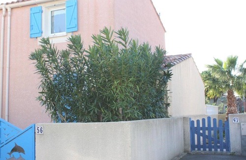 Gruissan House | Sunny 3-Room House with Pool, Terrace & Parking - Sleeps 6, Near Beach & Shops
