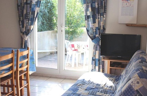 Gruissan House | Sunny 3-Room House with Pool, Terrace & Parking - Sleeps 6, Near Beach & Shops