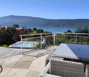 Veyrier-du-Lac Villa | Sunshine Villa in front of Annecy Lake
