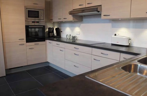 Taillette House | Superb 15-person gite in Taillette