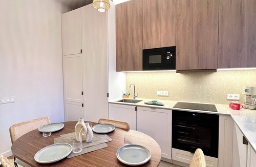 Riquier Apartment | SUPERB 2-ROOM APARTMENT, NEWLY RENOVATED. CLOSE TO PORT AND SHOPS.