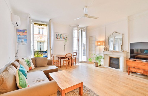 Hyeres City Centre Apartment | Superb apartment in the historic center of Hyères Les Palmiers.