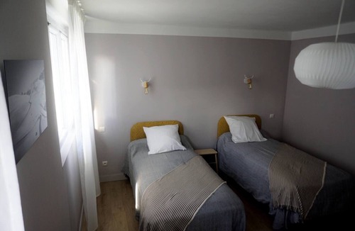Lourdes House | Superb townhouse near the station for 5 to 10 people