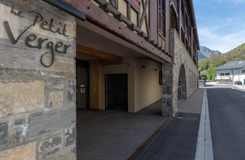 Saint-Lary-Soulan Apartment | Superbe appartement pour 6 avec terrasse, jardin privé, Wi-Fi gratuit et parkings - Saint-Lary Centre - FR-1-296-320