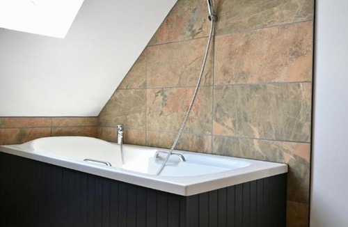 Arcis-sur-Aube Apartment | Superbe Loft proche Troyes & Parking facile