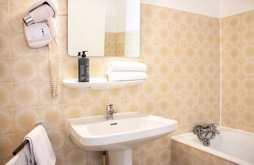 Capvern Hotel | Superior Double Room with Breakfast