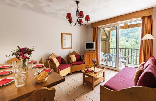 Vielle-Aure Apartment | Swimming pool, sauna, hammam, terrace, balcony, parking, tv, ski locker, 48m², Saint Lary Soulan