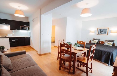Ax-les-Thermes Apartment | Swimming pool, terrace, parking, tv, ski locker, 36m², Ax-Les-Thermes