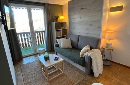 Le Sauze Apartment | T1 at the foot of the slopes in Le Sauze with magnificent views in summer and winter!