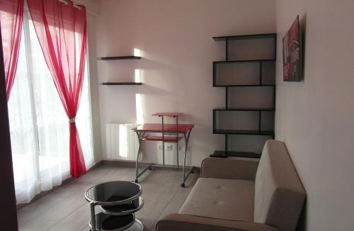 Pau-Sud Apartment | T1 Duplex dans immeuble Individuel