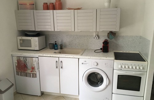 Le Pradet Apartment | T2 30 M2 GROUND HOUSE WITH INDEPENDENT ENTRANCE TO THE GARDEN PRADET JOUISSA