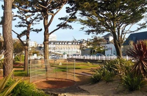 Saint-Quay-Portrieux Apartment | T2 apartment for 4 people "feet in the water" (beach 20 meters)