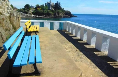 Saint-Quay-Portrieux Apartment | T2 apartment for 4 people "feet in the water" (beach 20 meters)