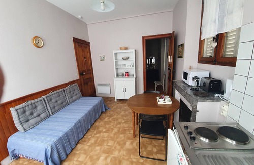 Bagneres-de-Luchon Apartment | T2 apartment in the heart of Luchon, ideal for singles or couples TARIF CURISTE