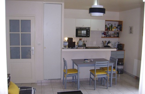 Le Rosais-La Flourie Apartment | T2 apartment, terrace and garden near Rosais beach and La Briantais park.