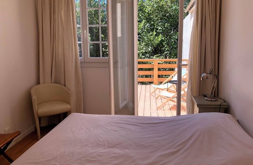 Pont de Vivaux Apartment | T2 apartment with private terrace and communal garden