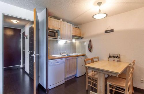 Luz-Saint-Sauveur Apartment | T2 cabine avec balcon, piscine et parking à Luz-Saint-Sauveur, proche commodités et stations de ski - FR-1-402-140