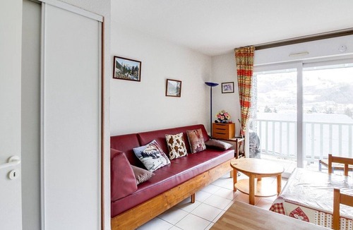 Esquieze-Sere Apartment | T3 Duplex 43m², 2 bedrooms, balcony, pets allowed, quiet, near amenities, 3 ski resorts
