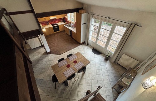 Arenes Romaines - Saint-Martin-du-Touch House | T3 duplex house, atypical, with wooded garden, very large terrace and parking space