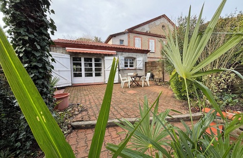 Arenes Romaines - Saint-Martin-du-Touch House | T3 duplex house, atypical, with wooded garden, very large terrace and parking space