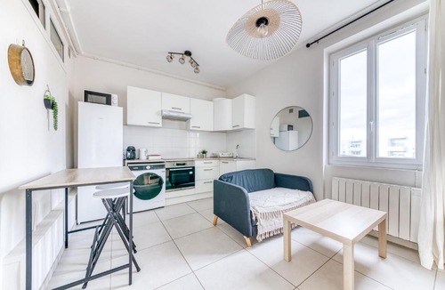 Parilly Apartment | T3 L'Étoile NEUF Cosy & Lumineux - Gare Parilly