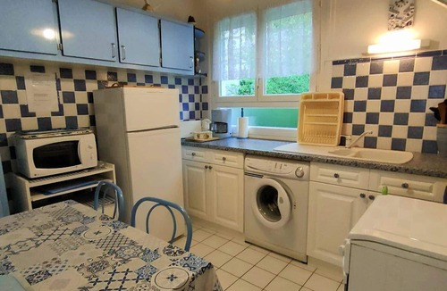 Cauterets Apartment | T3 near gondola in Cauterets for 6 people