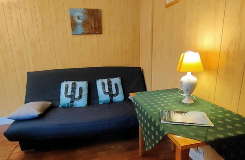 Cauterets Apartment | T3 near gondola in Cauterets for 6 people