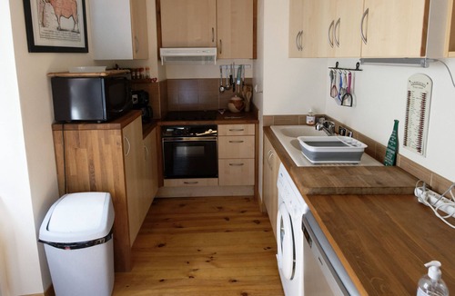 Ax-les-Thermes House | T4 in 6-person house, near town center, thermal baths and ski lift.