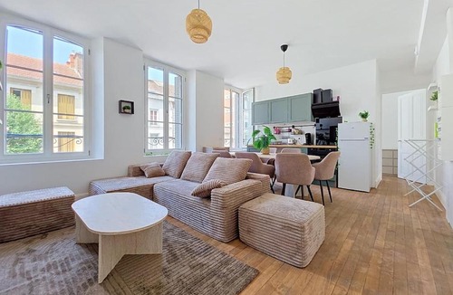 Sainte-Savine Apartment | T5 spacieux & cosy - 4 chambres climatisées - 2 min Gare