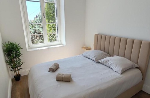 Sainte-Savine Apartment | T5 spacieux & cosy - 4 chambres climatisées - 2 min Gare
