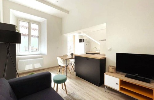 Brignoles Apartment | Taote - Studio avec terrasse au Coeur de ville