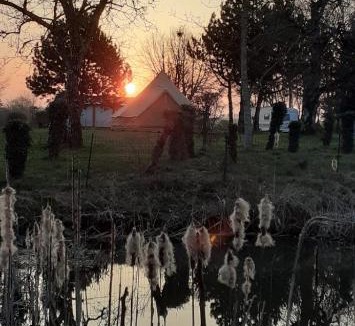Bannes Other | Tente Bell au camping Hautoreille