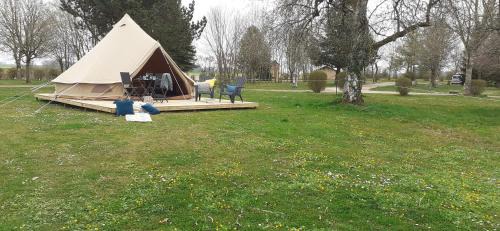 Bannes Other | Tente Bell au camping Hautoreille