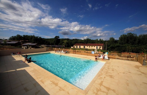 Marminiac RV Rental | Terres de France - Les Hameaux de Pomette