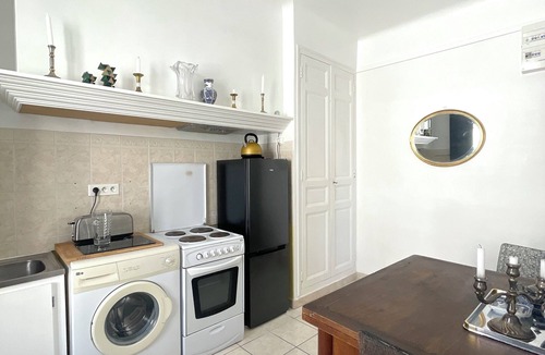 Collobrieres Apartment | The atelier, bohemian refuge with view in the heart of Collobrières