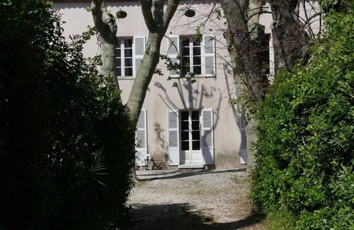Sollies Pont House | The charm of a Provencal country house