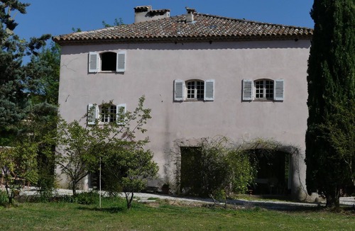 Sollies Pont House | The charm of a Provencal country house