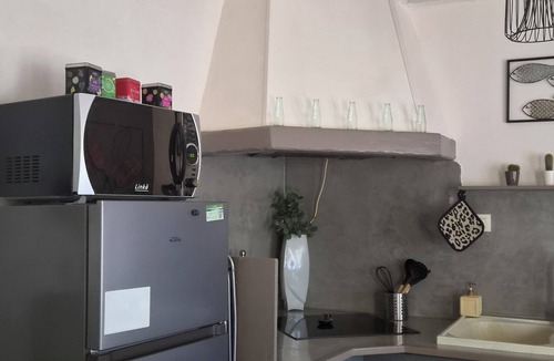 Quartier des Espesses Apartment | The city center in the countryside. Pretty apartment with green exterior.