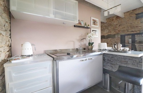 Saint-Pol-de-Leon House | The cosy Kerigou gîte with sea and beach views