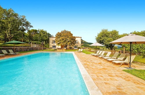 La Celle House | The Engardin villa, with generous volumes : a natural refinement in Provence!