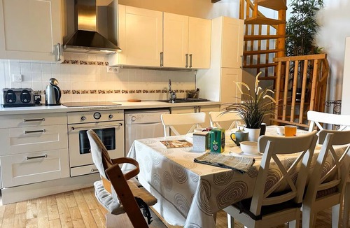 Concoret House | The gold star