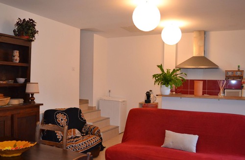 Grezes Apartment | The Green Nest in Saint Sulpice sur Célé welcomes you with your dog