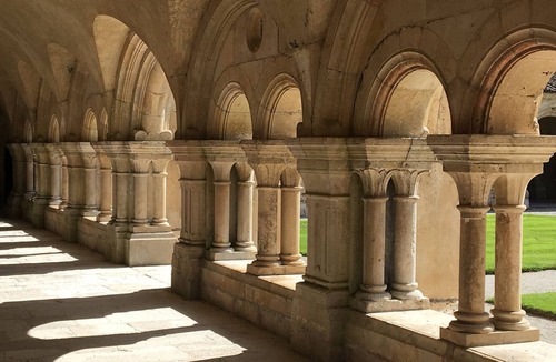 Ravieres House | The house and its garden on the Burgundy Canal