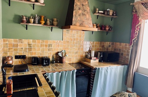 Sens House | The Knights' Lodge, a medieval-themed house with air conditioning and balneotherapy