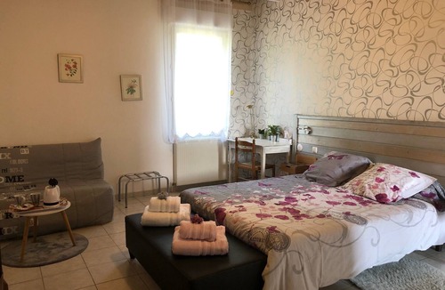 Castelsarrasin Bed & Breakfast | The Laura room offers calm, comfort and serenity